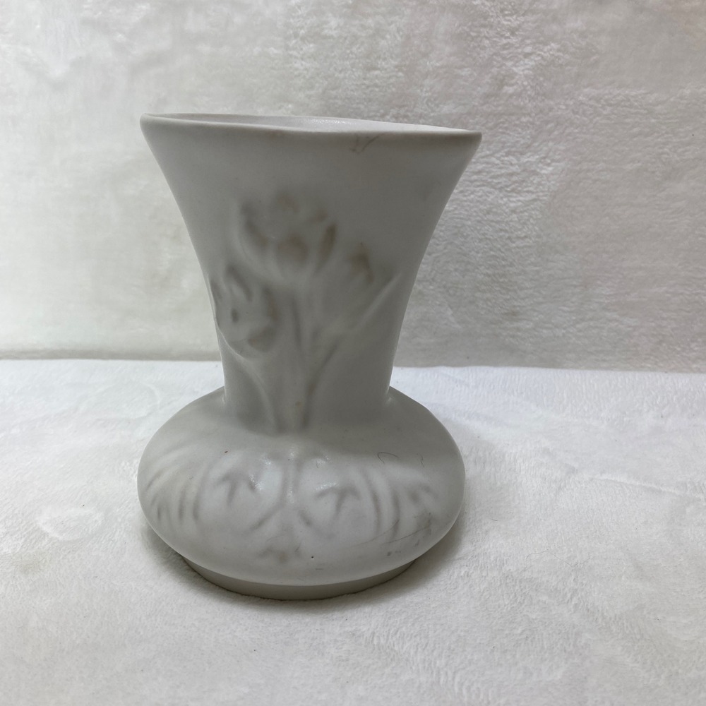 VTG Van Briggle‎ Signed White Cream Ceramic Vase Embossed Tulip  *READ